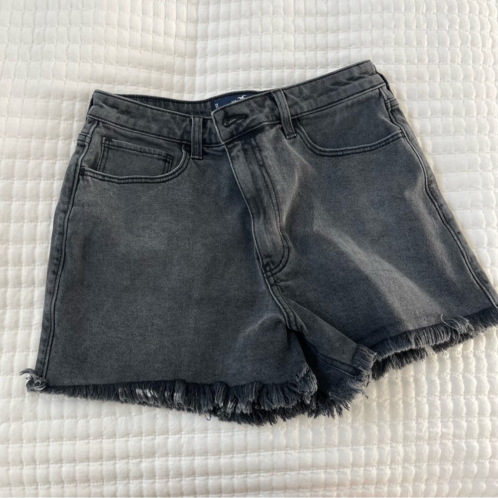 Hollister Ultra High Rise Mom Jean Shorts